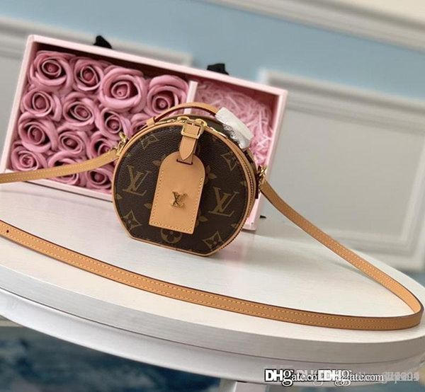 new women mini boite chapeau women's shoulder bag m68276 m44669 fashion casual size 13-12-6.5 cm with b
new women mini boite chapeau women's shoulder bag m68276 m44669 fashion casual size 13-12-6.5 cm with b