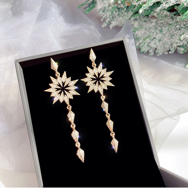 european and american micro inlaid star earrings advanced sense personality versatile temperament long exaggerated earrings wholesale, Golden
european and american micro inlaid star earrings advanced sense personality versatile temperament long exaggerated earrings wholesale, Golden