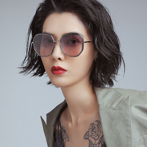 new polarized sun glasses women fashion fashion gold rubber ultra light tr sunglasses women 2020, White;black
new polarized sun glasses women fashion fashion gold rubber ultra light tr sunglasses women 2020, White;black