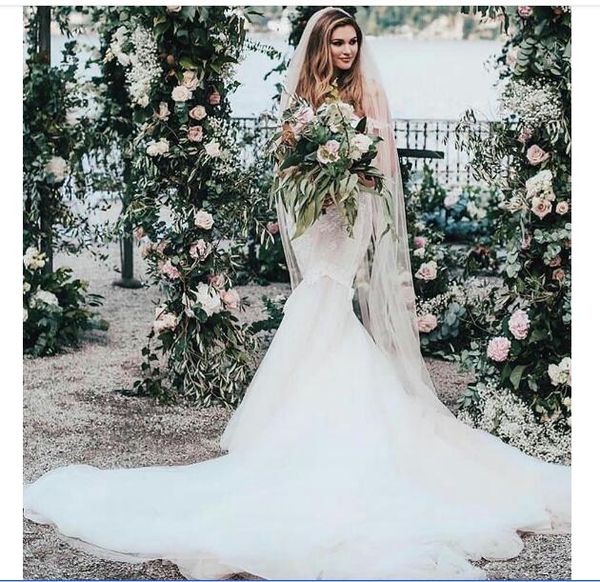 bohemian lace wedding dresses country 2020 mermaid appliqued lace boho bridal gowns off shoulder court train backless robes de mariee al5413, White
bohemian lace wedding dresses country 2020 mermaid appliqued lace boho bridal gowns off shoulder court train backless robes de mariee al5413, White