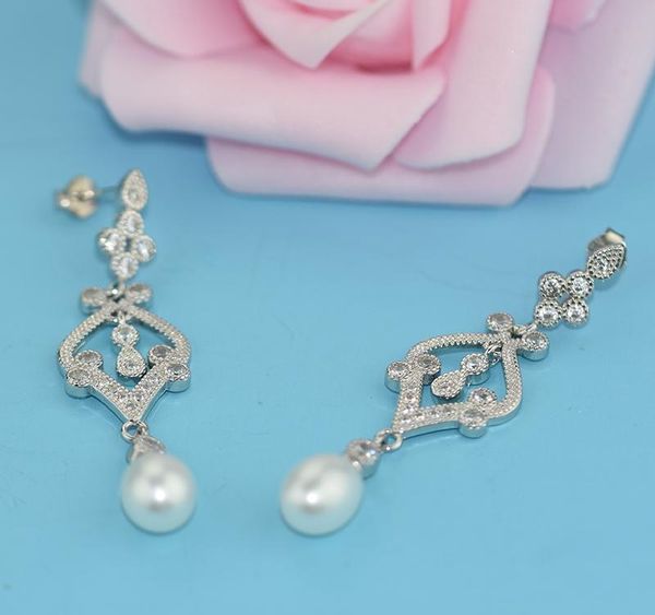wholesale 2017 100% natural freshwater pearl long earrings 8-9mm natural pearl 925 sterling silver jewelry zircon for women01, Golden;silver
wholesale 2017 100% natural freshwater pearl long earrings 8-9mm natural pearl 925 sterling silver jewelry zircon for women01, Golden;silver