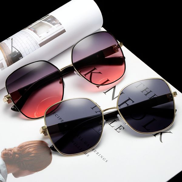 2020 new fashion women sunglasses oversized square sun glasses men gradient metal frame sunglasses goggle uv400 gafas de, White;black
2020 new fashion women sunglasses oversized square sun glasses men gradient metal frame sunglasses goggle uv400 gafas de, White;black