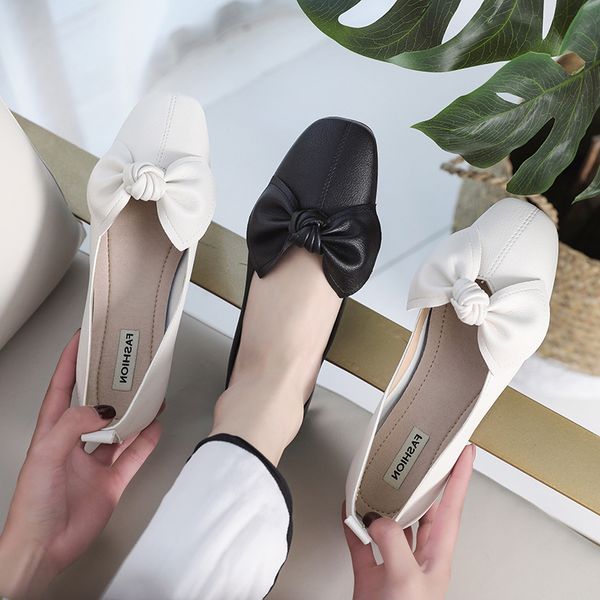 size plus 2020 new women loafers soft sole pu leather flats casual shoes woman slip on shallow women's boat shoes mocassin femme, Black
size plus 2020 new women loafers soft sole pu leather flats casual shoes woman slip on shallow women's boat shoes mocassin femme, Black