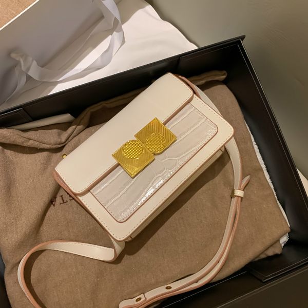 fashion contrast color crocodile pattern bag new female fashion bag messenger small mini single shoulder small square
fashion contrast color crocodile pattern bag new female fashion bag messenger small mini single shoulder small square