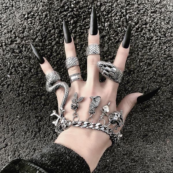 4pcs/set gothic steampunk snake midi ring set vintage punk metal knuckle joint rings for women jewelry, Silver
4pcs/set gothic steampunk snake midi ring set vintage punk metal knuckle joint rings for women jewelry, Silver