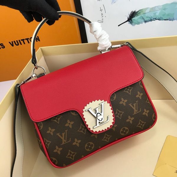 m38415 luxury designer new handbags 2020 popular portable messenger practical fashion models size: length 24x height 15x width 10cm
m38415 luxury designer new handbags 2020 popular portable messenger practical fashion models size: length 24x height 15x width 10cm