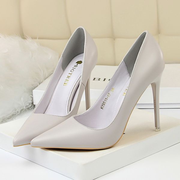 chic black suede strappy pumps luxury women high heels shoes designer shoes size 34 to 43 b522
chic black suede strappy pumps luxury women high heels shoes designer shoes size 34 to 43 b522