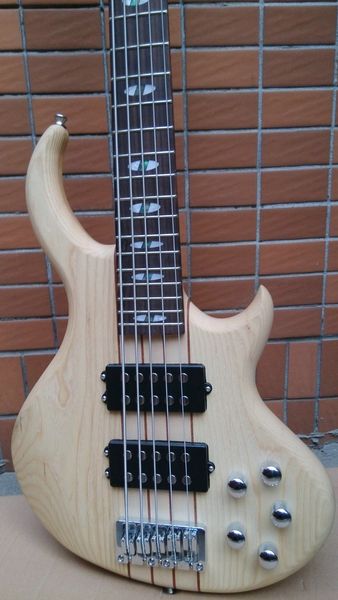 custom 4 string bass, maple neck thru body 24 frets, active pickups china electric guitar bass
custom 4 string bass, maple neck thru body 24 frets, active pickups china electric guitar bass