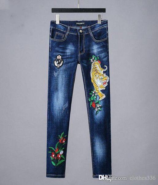 2020 new arrival brand designer men denim jeans embroidery pants fashion holes jeans for men italy size 28-40, Blue
2020 new arrival brand designer men denim jeans embroidery pants fashion holes jeans for men italy size 28-40, Blue
