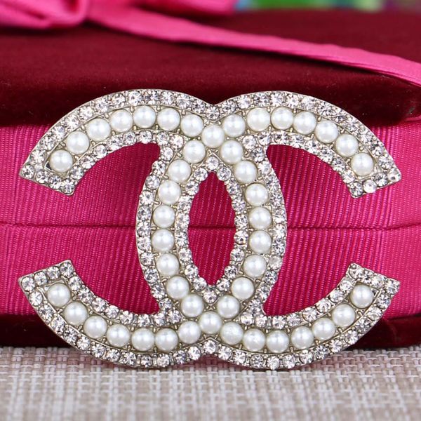 new korean alphabet rhinestone brooch temperament wild pearl corsage female pin shaped christmas ornaments 018, Gray
new korean alphabet rhinestone brooch temperament wild pearl corsage female pin shaped christmas ornaments 018, Gray