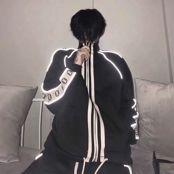 2020 new arrival men women 3m reflective tracksuits hoodies suits letter print long sleeve hoodie pants mens tracksuit asian size:m-xxl, Black
2020 new arrival men women 3m reflective tracksuits hoodies suits letter print long sleeve hoodie pants mens tracksuit asian size:m-xxl, Black