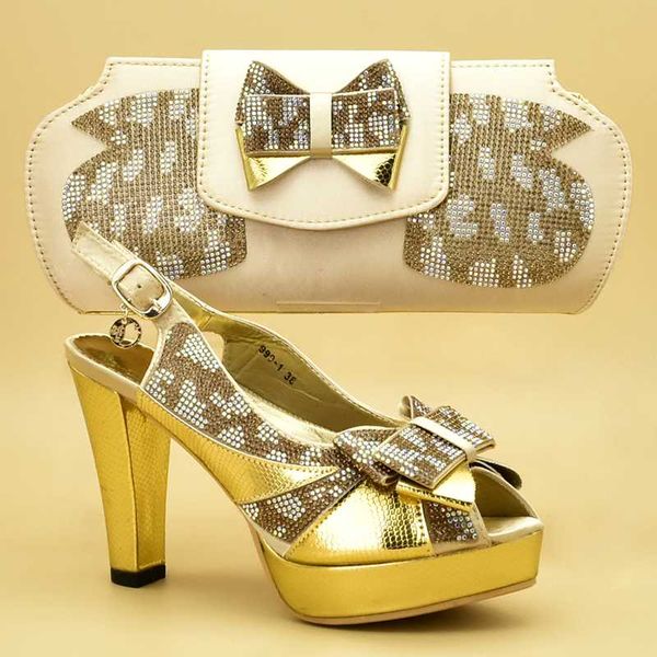 new fashion italian ladies shoes and bags to match set decorated with appliques shoe and bag set for party in women party pumps, Black
new fashion italian ladies shoes and bags to match set decorated with appliques shoe and bag set for party in women party pumps, Black