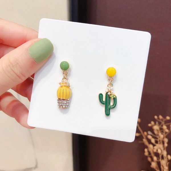 dangle & chandelier dominated 2021 asymmetry style women earrings creative cactus modelling design joker drop fashion, Silver
dangle & chandelier dominated 2021 asymmetry style women earrings creative cactus modelling design joker drop fashion, Silver