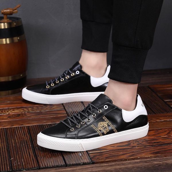 2021w new custom men 's sports shoes ,casual wild lace leather white shoes ,original box packaging :38 -44, Black
2021w new custom men 's sports shoes ,casual wild lace leather white shoes ,original box packaging :38 -44, Black