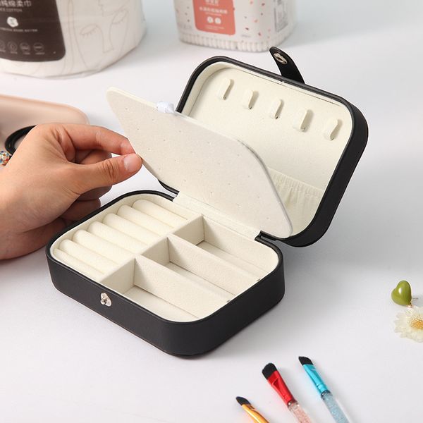 2020 new color jewelry box fashion design selling portable jewel case jewelry display and showing box mx200810, Black;white
2020 new color jewelry box fashion design selling portable jewel case jewelry display and showing box mx200810, Black;white