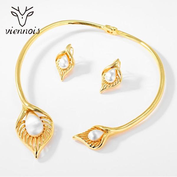 viennois dubai gold plated women jewelry set leaf design necklace and stud earrings jewelry set for women fashion, Silver
viennois dubai gold plated women jewelry set leaf design necklace and stud earrings jewelry set for women fashion, Silver