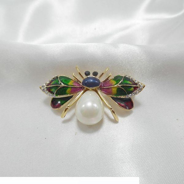 brooch japanese cute little animals bee cat sheep diamond giant diamond retro flower corsage potter 4223, Gray
brooch japanese cute little animals bee cat sheep diamond giant diamond retro flower corsage potter 4223, Gray