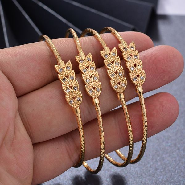 wando 4pcs/lot gold color bangle for girls/baby/kids charm bracelet bells arab africa jewelry child christmas gifts, Black
wando 4pcs/lot gold color bangle for girls/baby/kids charm bracelet bells arab africa jewelry child christmas gifts, Black