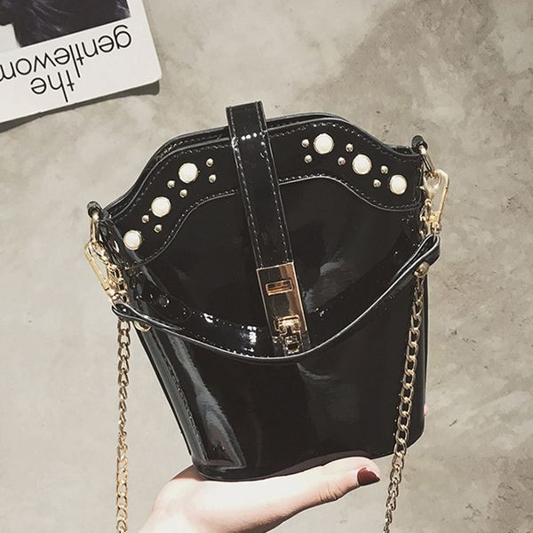 fashion women patent leather handbag female fashion rivet crossbody shoulder bag ladies messenger bag party purse sac a main tote
fashion women patent leather handbag female fashion rivet crossbody shoulder bag ladies messenger bag party purse sac a main tote