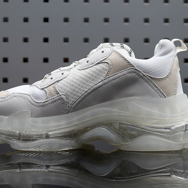 triple s clear sole white 541624 w09e1 9000 white white womens trainers running shoes for mens basketball sneakers schoenen size 36-45, White;red
triple s clear sole white 541624 w09e1 9000 white white womens trainers running shoes for mens basketball sneakers schoenen size 36-45, White;red