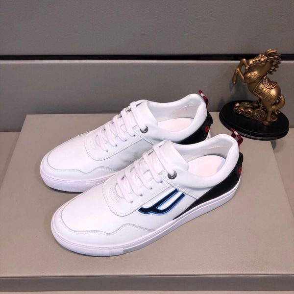 2021 summer new british fashion trend wild solid color travel men 's casual comfort shoes ,original box packaging 38 -44, Black
2021 summer new british fashion trend wild solid color travel men 's casual comfort shoes ,original box packaging 38 -44, Black