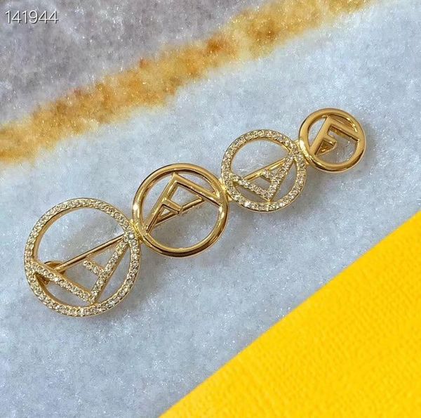 2020 new wild with diamond word clip size letters with diamond hair clip temperament hair accessories female, Golden;silver
2020 new wild with diamond word clip size letters with diamond hair clip temperament hair accessories female, Golden;silver