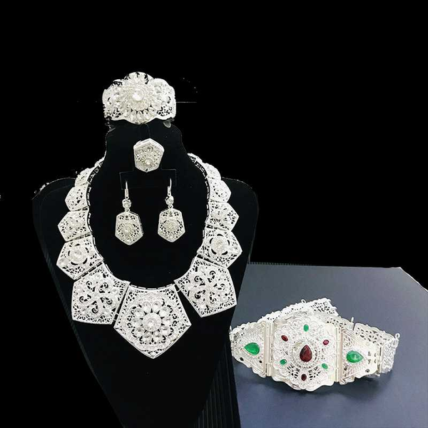 1 set stock vintage wedding party jewelry set silver color crystal necklace ring earrings bracelet belt for women arab muslim
1 set stock vintage wedding party jewelry set silver color crystal necklace ring earrings bracelet belt for women arab muslim
