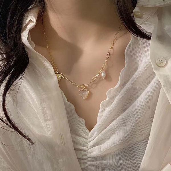 aomu vintage sweet shell love freshwater pearl necklace chic heart baroque metal chains pendant for women party jewelry, Silver
aomu vintage sweet shell love freshwater pearl necklace chic heart baroque metal chains pendant for women party jewelry, Silver