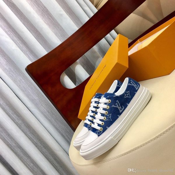 r luxury casual shoes, fashionable flat luxembourg sneakers, trendy and comfortable ,size34-41with box
r luxury casual shoes, fashionable flat luxembourg sneakers, trendy and comfortable ,size34-41with box