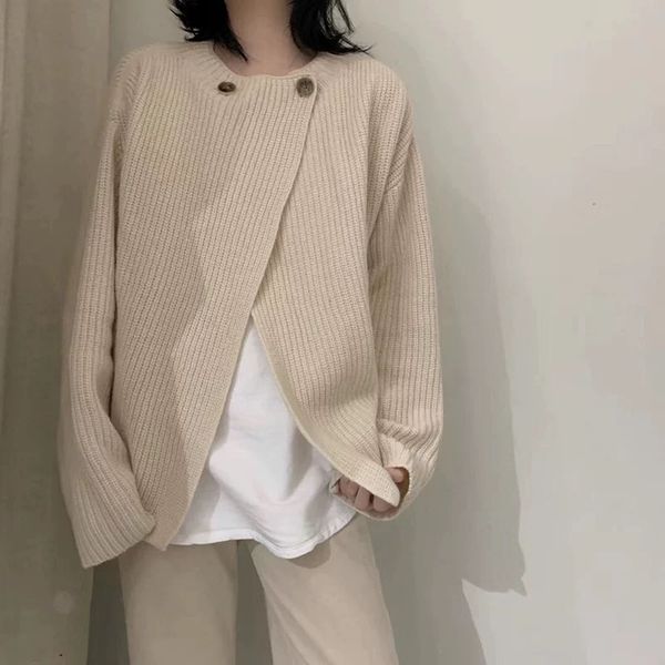 2020 new arrival simple solid elegant fashion single button janpan style sweater shirt for ladies simple basic sweater 2020, White;black
2020 new arrival simple solid elegant fashion single button janpan style sweater shirt for ladies simple basic sweater 2020, White;black