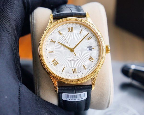 in 2020, the 40x10mm size is equipped with 821a movement waterproof oyster case mechanical watches, Slivery;brown
in 2020, the 40x10mm size is equipped with 821a movement waterproof oyster case mechanical watches, Slivery;brown
