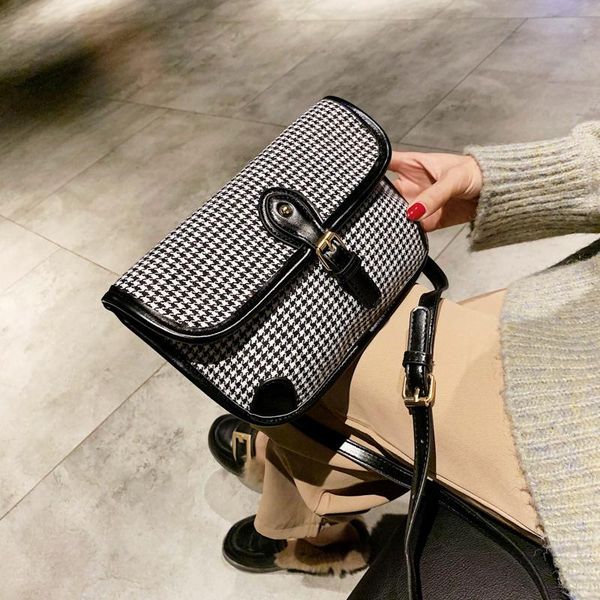 дизайнер-2019 wide plaid плечо ремень повелительницу плеча сумку wide плечевой ремень женщины rivet посланника сумки yiming / 12
дизайнер-2019 wide plaid плечо ремень повелительницу плеча сумку wide плечевой ремень женщины rivet посланника сумки yiming / 12