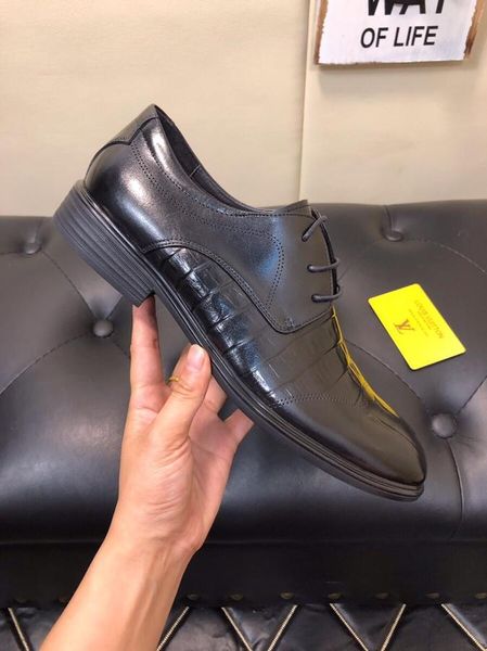 2021w new men 's leather shoes british business casual shoes ,comfortable breathable lace -up shoes ,a full set of original shoe box 3, Black
2021w new men 's leather shoes british business casual shoes ,comfortable breathable lace -up shoes ,a full set of original shoe box 3, Black
