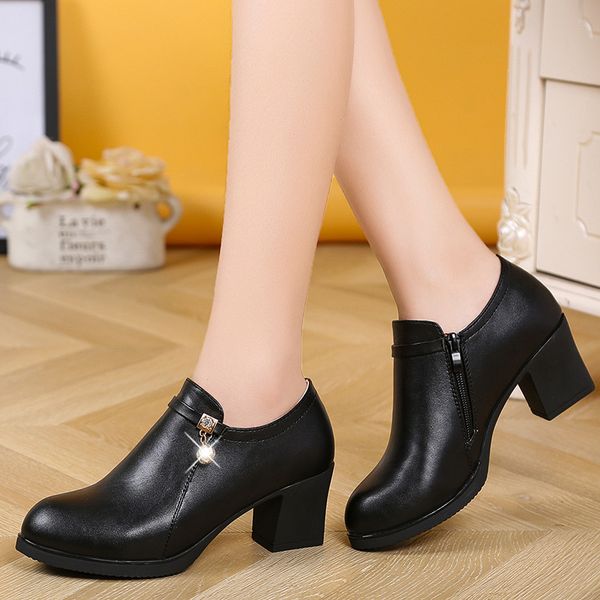 2020 autumn new women pumps women's leather med heels casual single shoes female dress shoes woman office, Black
2020 autumn new women pumps women's leather med heels casual single shoes female dress shoes woman office, Black