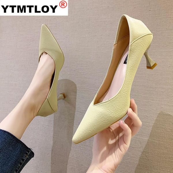 2020 spring women leather pumps mid heels shoes pointy toe stable kitten heel office work shoes casual daily size 35-39, Black
2020 spring women leather pumps mid heels shoes pointy toe stable kitten heel office work shoes casual daily size 35-39, Black