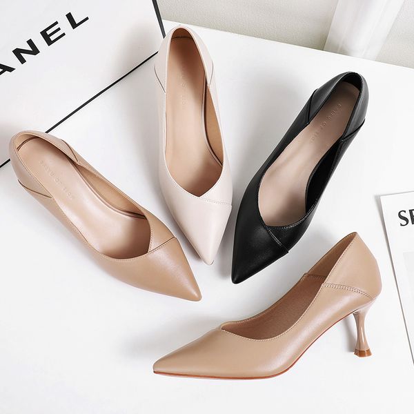 split leather soft woman pumps 6.5cm thin high heels point toe solid black white nude comfortable career casual high heels shoes
split leather soft woman pumps 6.5cm thin high heels point toe solid black white nude comfortable career casual high heels shoes