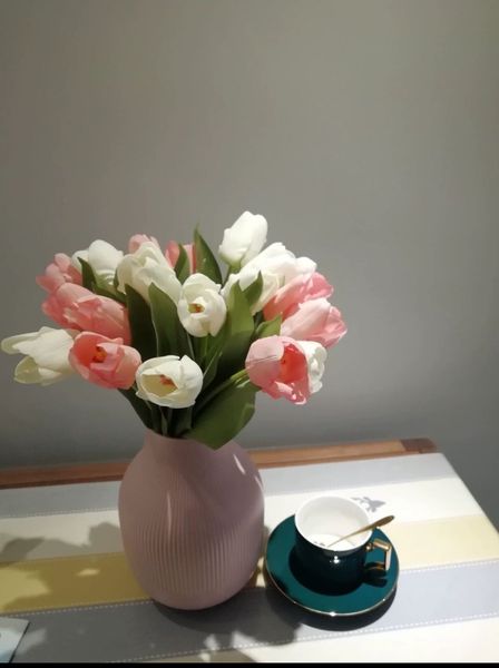 35cm colorful artificial tulip flower silk single real touch flowers 7 colors for wedding centerpieces home party decorative flowers
35cm colorful artificial tulip flower silk single real touch flowers 7 colors for wedding centerpieces home party decorative flowers