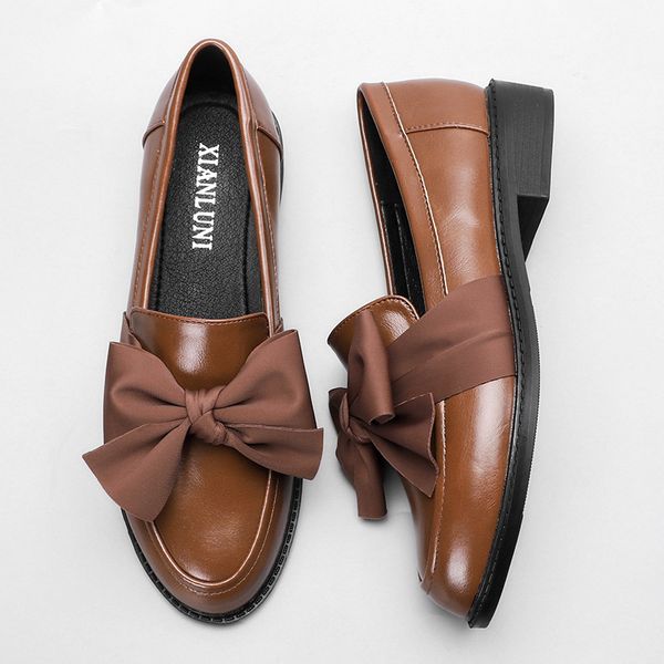 2020 autumn new fashion simple solid color flat shoes women retro style comfortable wild casual shoes, Black
2020 autumn new fashion simple solid color flat shoes women retro style comfortable wild casual shoes, Black