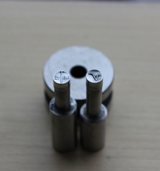 hard bearing steel calcium milk tablet die press customization tdp punch cast die candy punch set press for tablet machine
hard bearing steel calcium milk tablet die press customization tdp punch cast die candy punch set press for tablet machine