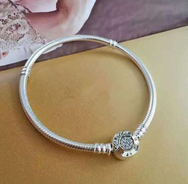 Authentic 925 Sterling Silver Crystal Beads Bangle Moments Two Tone Bracelet With P Signature Clasp Fits European Jewelry Charms
Authentic 925 Sterling Silver Crystal Beads Bangle Moments Two Tone Bracelet With P Signature Clasp Fits European Jewelry Charms