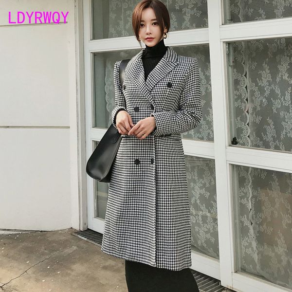 2020 winter new korean temperament double-breasted slim houndstooth woolen coat full regular double breasted, Black
2020 winter new korean temperament double-breasted slim houndstooth woolen coat full regular double breasted, Black