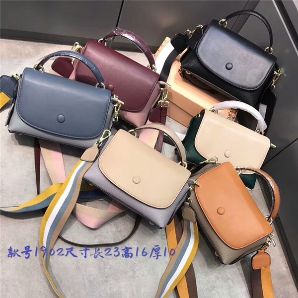 genuine cow leather women flap bag shoulder bags purses and handbags messenger bag for ladies bolsas de mujer bolsa feminina
genuine cow leather women flap bag shoulder bags purses and handbags messenger bag for ladies bolsas de mujer bolsa feminina