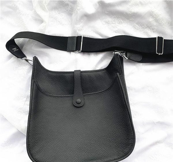 leather lady handbag fashion simple retro letter h wide shoulder strap large capacity casual messenger002
leather lady handbag fashion simple retro letter h wide shoulder strap large capacity casual messenger002