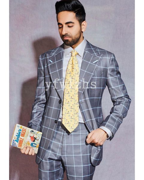 two buttons groomsmen peak lapel wedding groom tuxedos men suits wedding/prom/dinner man blazer(jacket+tie+pants) t115, Black;gray
two buttons groomsmen peak lapel wedding groom tuxedos men suits wedding/prom/dinner man blazer(jacket+tie+pants) t115, Black;gray