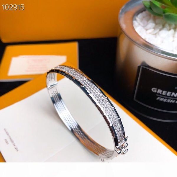 luxury monograme classic designer 18k white gold full crystal cuff buckle bangel for women jewelry, Black
luxury monograme classic designer 18k white gold full crystal cuff buckle bangel for women jewelry, Black