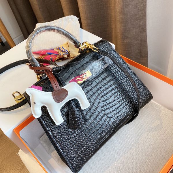 large fashion genuine real leather women handbags purses hand bags black crossbody women shoulder bag tote shopping bags
large fashion genuine real leather women handbags purses hand bags black crossbody women shoulder bag tote shopping bags