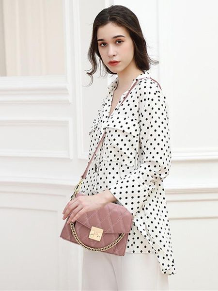 songfriend women's bag 2020 new designer xiaozhong linger embroidery line crossbody bag slanting single shoulder chain
songfriend women's bag 2020 new designer xiaozhong linger embroidery line crossbody bag slanting single shoulder chain