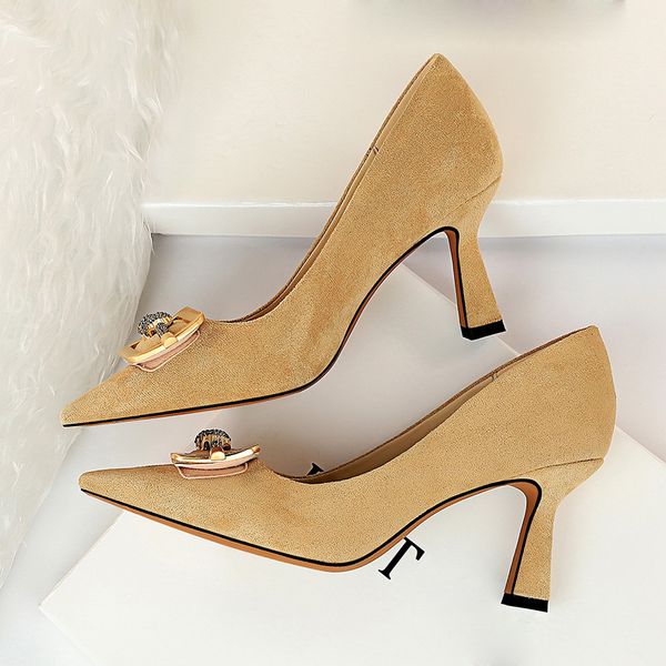 2020 women elegant 7.5cm high heels plus size 43 lady nude office low heels pumps escarpins glitter crystal party fashion shoes, Black
2020 women elegant 7.5cm high heels plus size 43 lady nude office low heels pumps escarpins glitter crystal party fashion shoes, Black