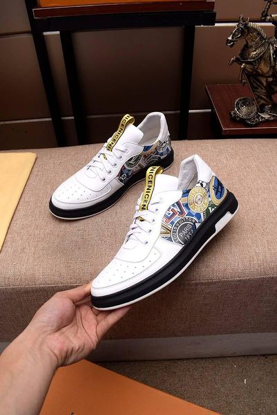2021w limited edition high -end brand men 's breathable shoes ,fashion wild sports shoes casual shoes ,send the original box packaging, Black
2021w limited edition high -end brand men 's breathable shoes ,fashion wild sports shoes casual shoes ,send the original box packaging, Black