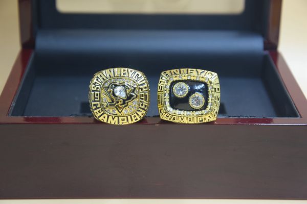 2pcs ring 1991 1992 pittsburgh penguins stanley cup hockey championship ring set men fan souvenir gift wholesale, Golden;silver
2pcs ring 1991 1992 pittsburgh penguins stanley cup hockey championship ring set men fan souvenir gift wholesale, Golden;silver